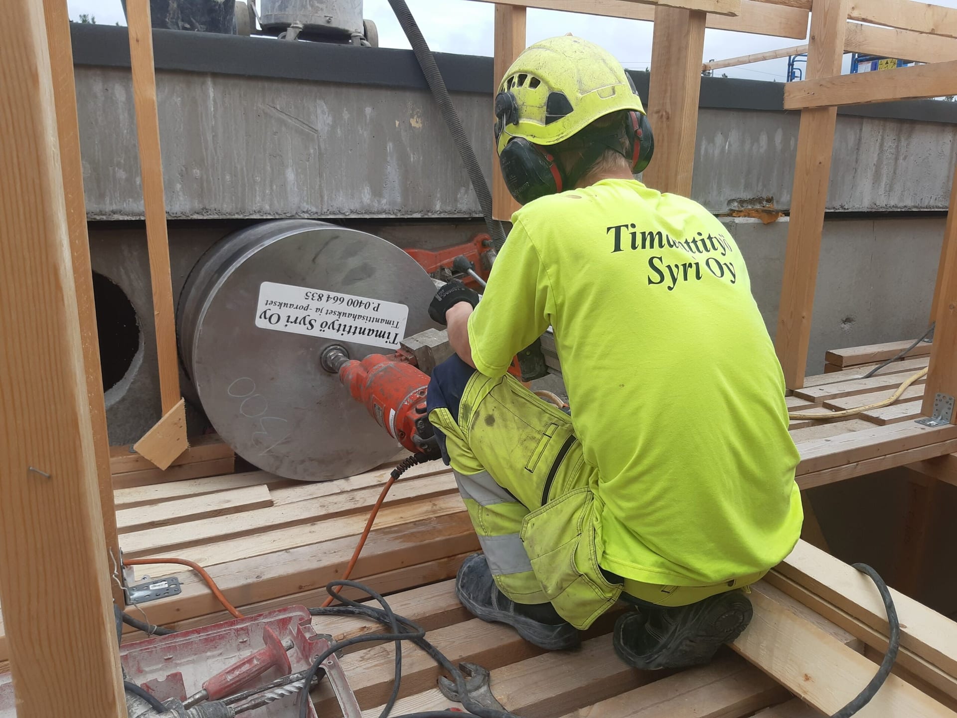 Timanttityö Syri – 700mm reiän poraus
