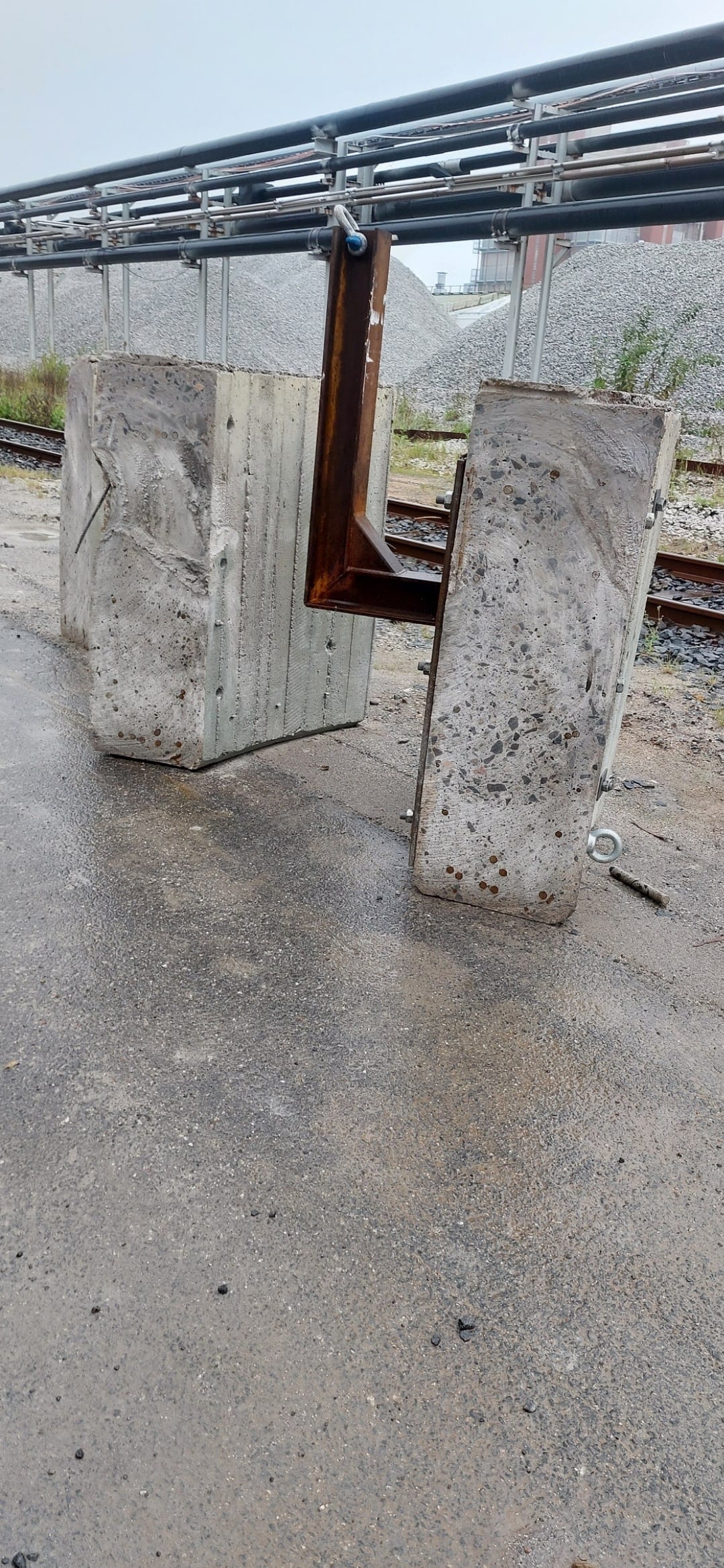 Timanttityö Syri – Betonipilarin purkua vaijerisahalla